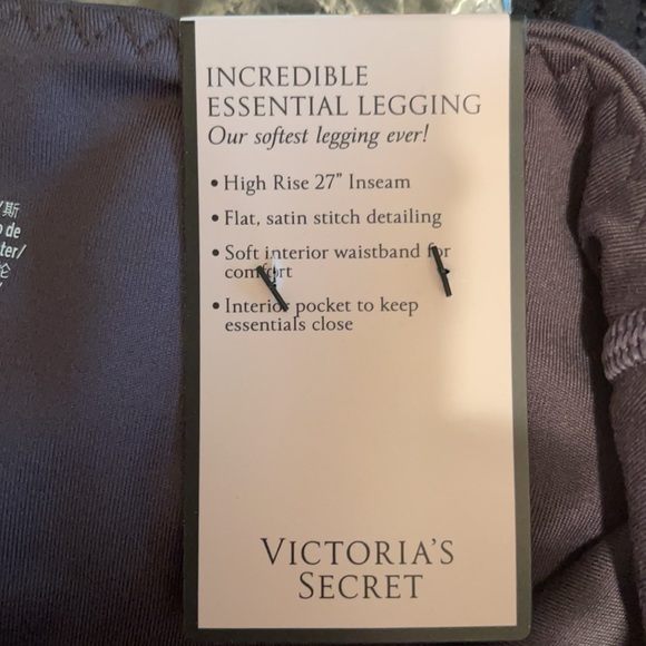 NWT Victoria’s Secret Incredible Essential Legging - Picture 16 of 16